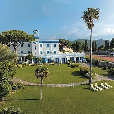 Le Bellevue Saint-Florent (Corsica)